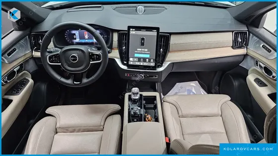 VOLVO XC90 T8 ULTRA BRIGHT HYBRID
