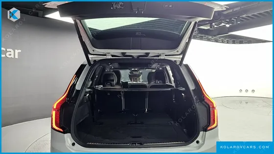 VOLVO XC90 T8 ULTRA BRIGHT HYBRID