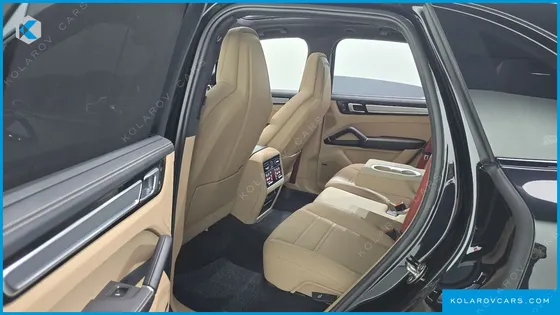 PORSCHE CAYENNE 3.0 PLATINUM EDITION