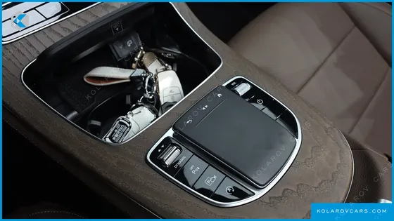 MERCEDES E-CLASS E220D 4MATIC EXCLUSIVE
