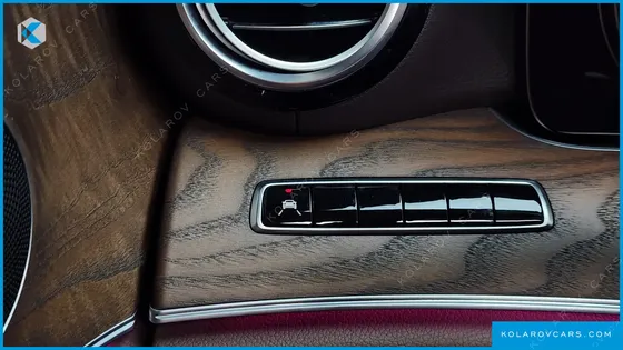 MERCEDES E-CLASS E220D 4MATIC EXCLUSIVE