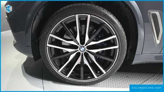 BMW X5 M50I