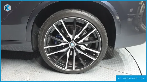 BMW X5 M50I