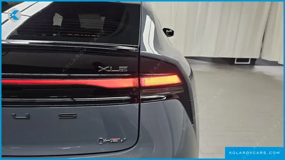 TOYOTA PRIUS 2.0 XLE