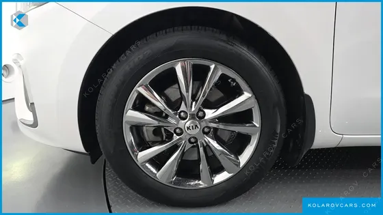 KIA CARNIVAL 9-SEATER NOBLESSE SPECIAL