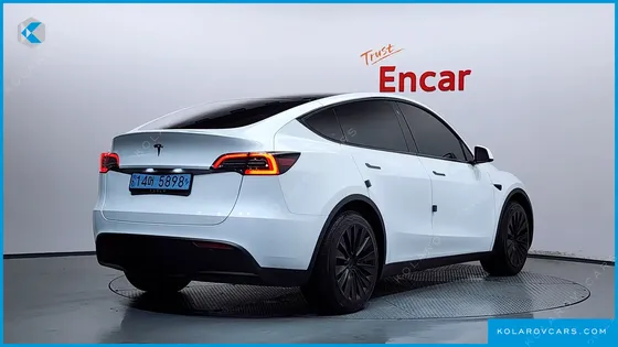 TESLA MODEL Y RWD