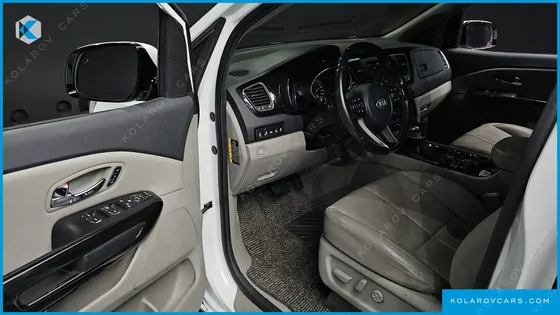KIA CARNIVAL 9-SEATER NOBLESSE SPECIAL