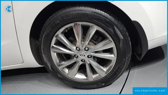 KIA CARNIVAL 9-SEATER NOBLESSE SPECIAL