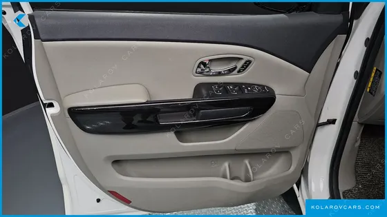 KIA CARNIVAL 9-SEATER NOBLESSE SPECIAL