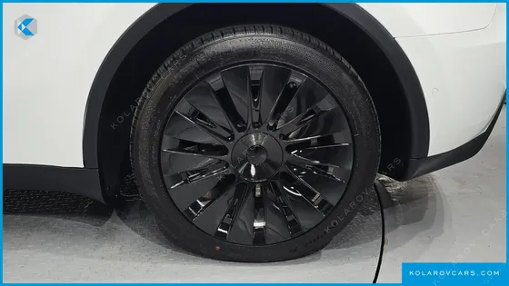 TESLA MODEL Y LONG RANGE AWD