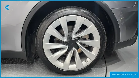 TESLA MODEL Y LONG RANGE LAUNCH EDITION AWD