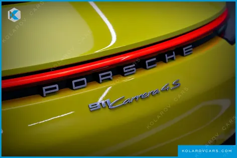 PORSCHE 911 CARRERA 4S