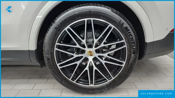 PORSCHE CAYENNE 3.0 COUPE
