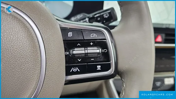 KIA CARNIVAL HEV 7SEATER GRAVITY