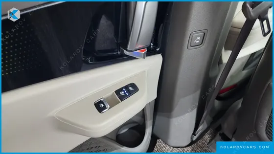 KIA CARNIVAL 7-SEATER SIGNATURE