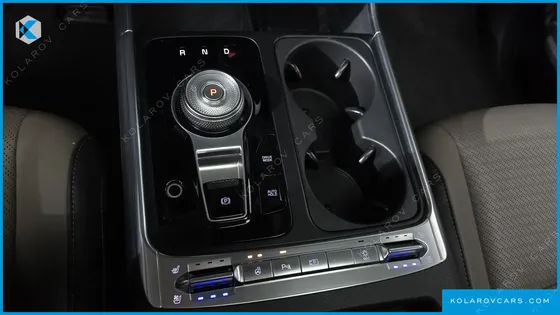 KIA CARNIVAL GASOLINE 9-SEATER SIGNATURE