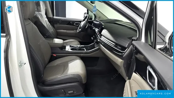 KIA CARNIVAL GASOLINE 9-SEATER SIGNATURE
