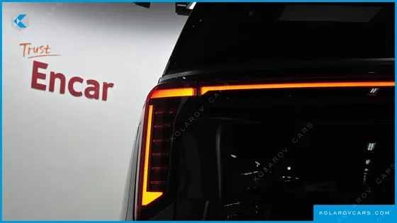 KIA CARNIVAL HEV 9-SEATER HI-LIMOUSINE (SPECIAL VEHICLE)