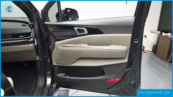 KIA CARNIVAL HEV 9-SEATER HI-LIMOUSINE (SPECIAL VEHICLE)