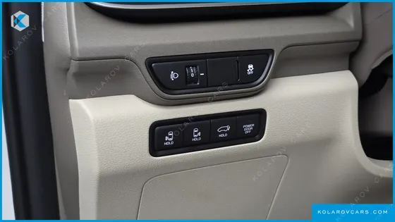 KIA CARNIVAL HEV 7SEATER NOBLESS