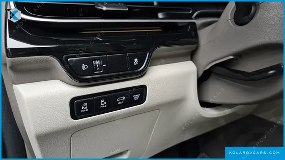 KIA CARNIVAL HEV 7SEATER GRAVITY