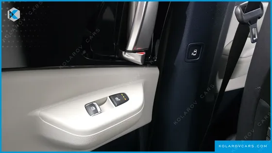 KIA CARNIVAL HEV 9SEATER SIGNATURE