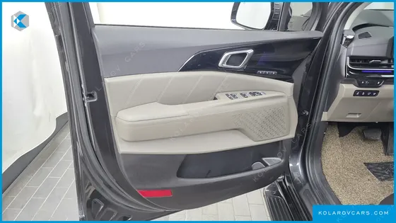 KIA CARNIVAL 9-SEATER GRAVITY