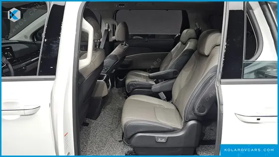 KIA CARNIVAL GASOLINE 9-SEATER NOBLESSE
