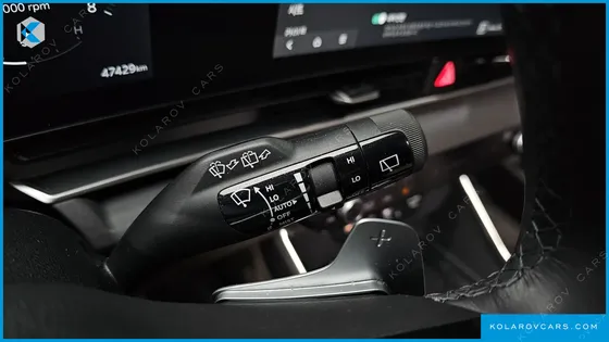 KIA CARNIVAL GASOLINE 9-SEATER NOBLESSE