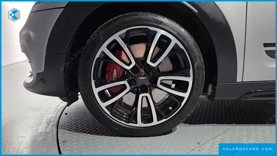 MINI COUNTRYMAN JCW LAUNCH PACK