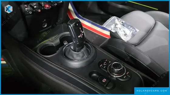 MINI COUNTRYMAN CLASSIC PLUS LAUNCH PACK