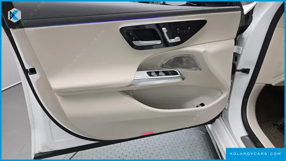 MERCEDES E-CLASS E300 4MATIC EXCLUSIVE