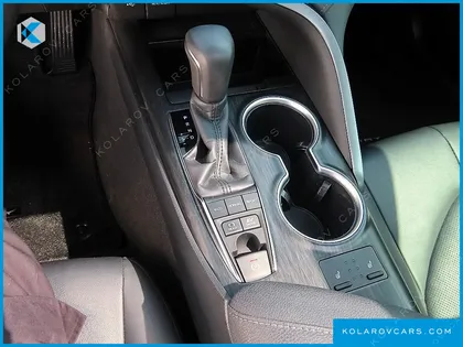 TOYOTA CAMRY 2.5 XLE HYBRID
