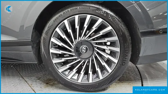 HYUNDAI GRANDEUR CALLIGRAPHY