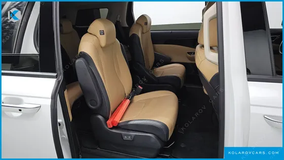 KIA CARNIVAL 9-SEATER NOBLESSE