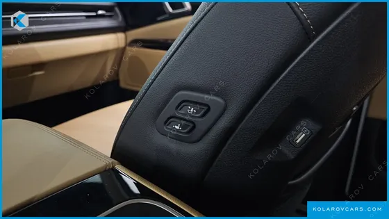KIA CARNIVAL 9-SEATER NOBLESSE