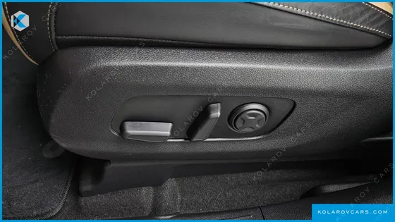 KIA CARNIVAL GASOLINE 9-SEATER SIGNATURE