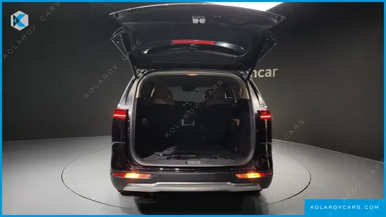 KIA CARNIVAL GASOLINE 7-SEATER OUTDOOR