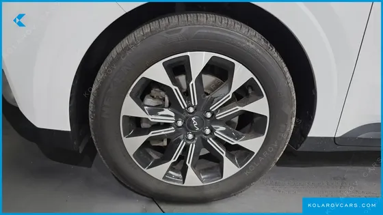 KIA CARNIVAL 9-SEATER PRESTIGE