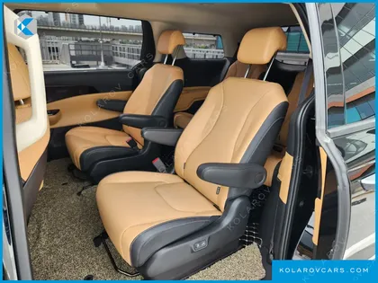 KIA CARNIVAL 9-SEATER SIGNATURE