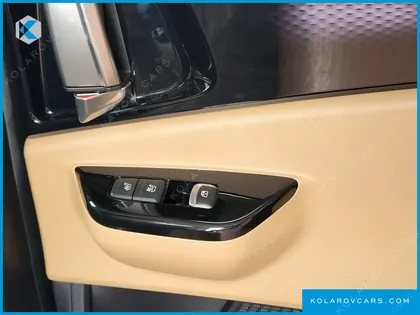KIA CARNIVAL 9-SEATER SIGNATURE