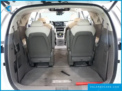 KIA CARNIVAL 9-SEATER HI-LIMOUSINE