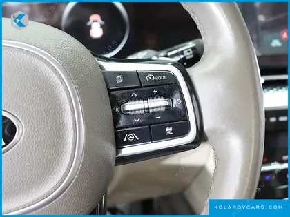 KIA CARNIVAL 9-SEATER HI-LIMOUSINE