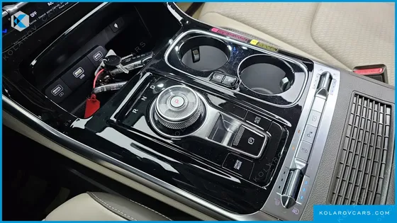 KIA CARNIVAL GASOLINE 9-SEATER HI-LIMOUSINE