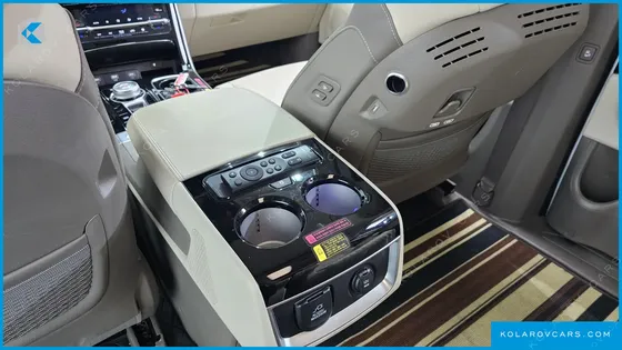 KIA CARNIVAL GASOLINE 9-SEATER HI-LIMOUSINE