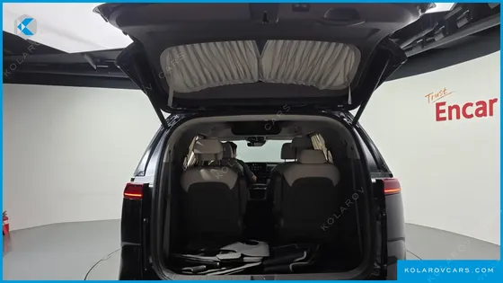 KIA CARNIVAL 9-SEATER HI-LIMOUSINE