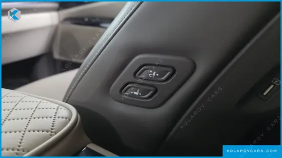 KIA CARNIVAL 9-SEATER HI-LIMOUSINE
