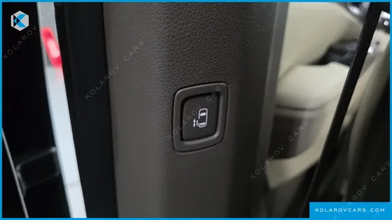KIA CARNIVAL 9-SEATER HI-LIMOUSINE