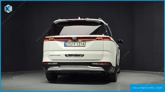KIA CARNIVAL 9-SEATER NOBLESSE
