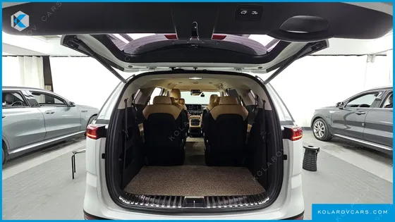 KIA CARNIVAL 9-SEATER NOBLESSE